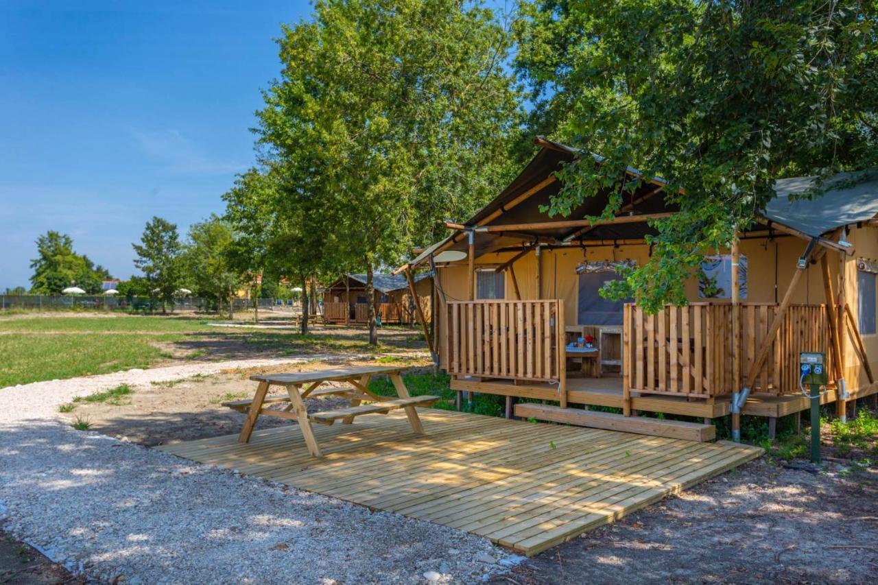 Palazzolo dello Stella Agriturismo Tenuta Regina - Glamping Luxury Lodges And Apartments מראה חיצוני תמונה